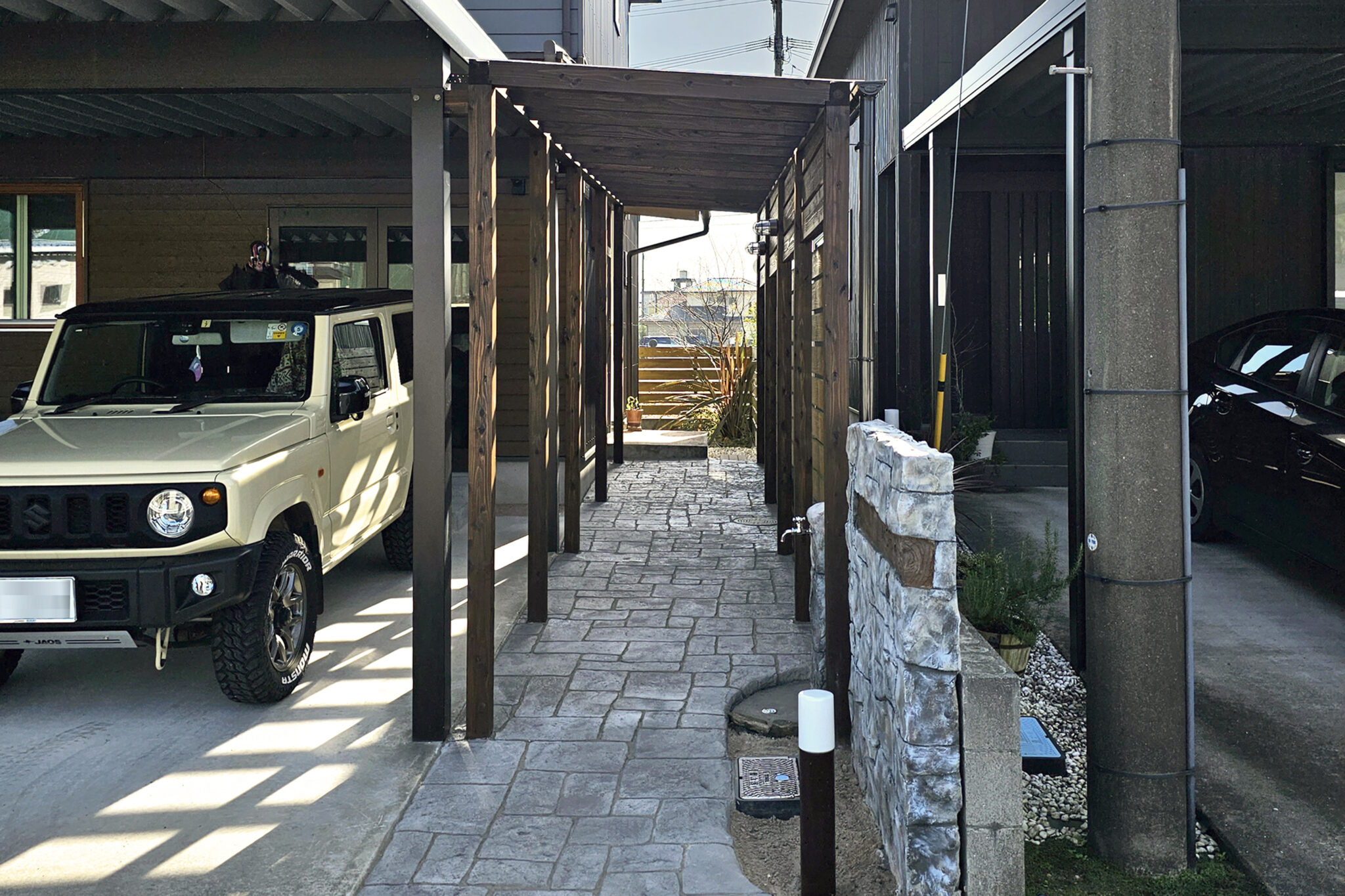 【外構】玄関へといざなう石畳